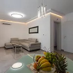 Teodora Apartment *