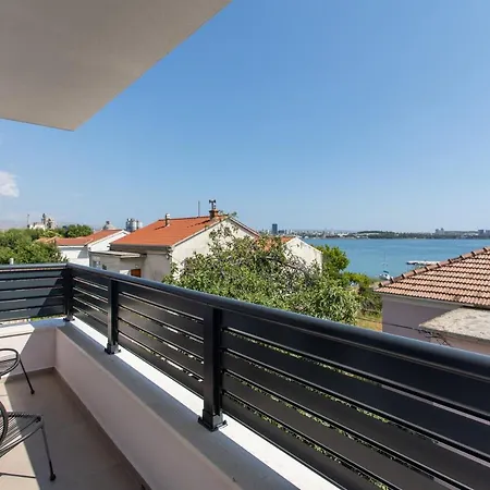 Teodora * Kastela