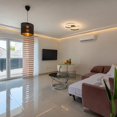 Apartment Teodora Kastela