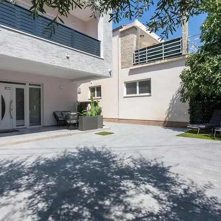 Teodora Apartment Kaštela